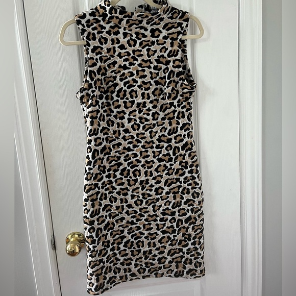 Dress - Picture 1 of 3